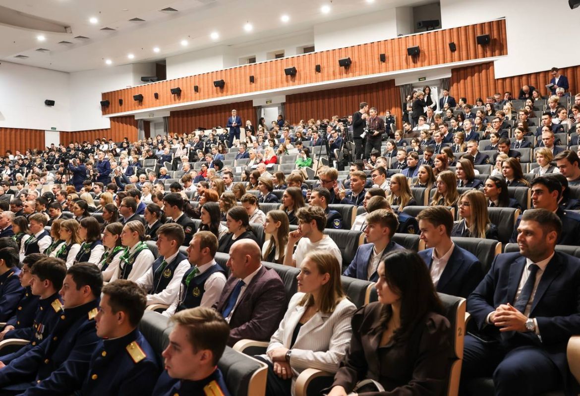 Председатель СК России выступил на Пленарном заседании XX Международной научно-практической конференции «Державинские чтения» Председатель СК России выступил на Пленарном заседании XX Международной научно-практической конференции «Державинские чтения»