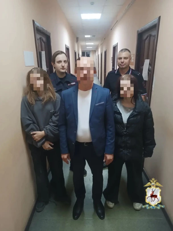 Сотрудники полиции и волонтеры установили местонахождение пропавших накануне 13-летних девочек